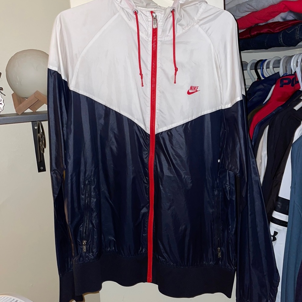 Nike wind runner